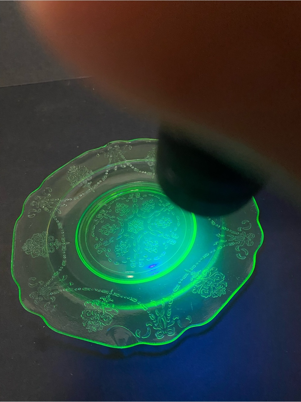 Vintage-Style Green Glass Saucer/Trinket Dish  with bowknot features